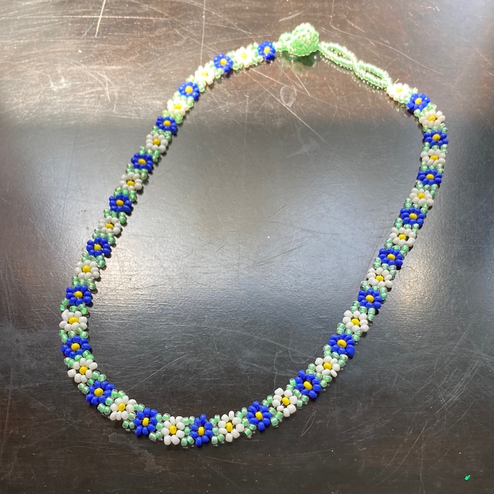 Vintage 1990’s beaded flower necklace (blue, green, white, yellow)